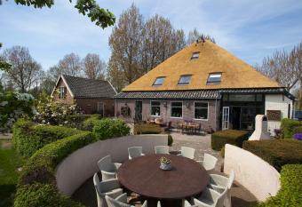 Shepherds House B&B has Balcony rooms