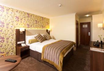 Best Western Plus White Horse Hotel allows 18 year olds to book a room