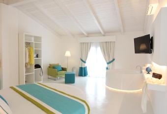 Il Borghetto Creative Resort has Balcony rooms