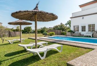 Villa Sol has Balcony rooms