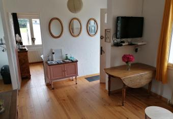 chez mimie allows 18 year olds to book a room