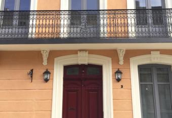 Carcassonne Bastide has Balcony rooms