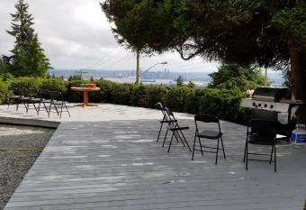 City Gardens Suites B&B allows 18 year olds to book a room