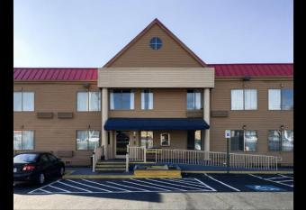 Days Inn by Wyndham Thomson has Smoking rooms