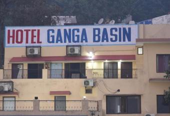Hotel Ganga Basin allows 18 year olds to book a room