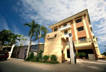 Palmbeach Resort & Spa Mactan, Cebu has Balcony rooms