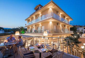 Hotel Potos has Balcony rooms