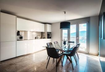 COLLINA D ORO allows 18 year olds to book a room