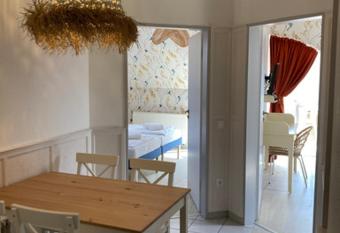 Levendula Apartman has Balcony rooms