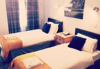 The Market Inn Hotel allows 18 year olds to book a room