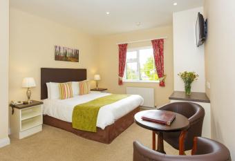 Ashville House allows 18 year olds to book a room