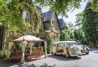 Rosehill House Hotel allows 18 year olds to book a room