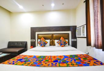 FabHotel Nanda Civil Lines allows 18 year olds to book a room
