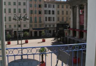 La MAISON de l OPERA has Smoking/Balcony rooms