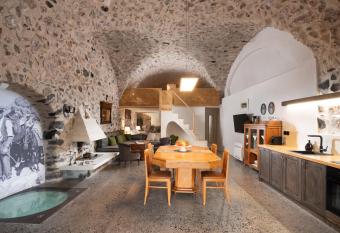 Canava Villas #2 in Santorini Private Pool has Balcony rooms