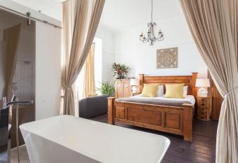 Zanzibar has Balcony rooms