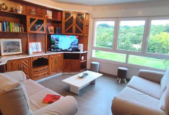 L  pez Estaci  n has Balcony rooms