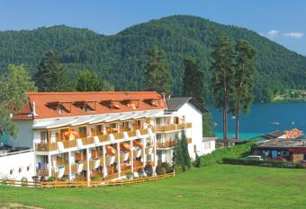 Terrassenhotel Reichmann has Balcony rooms