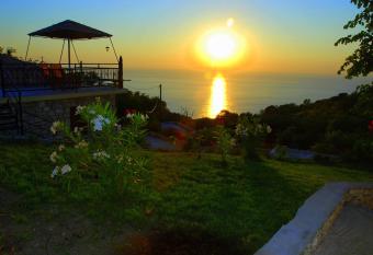 Panorama Villas has Balcony rooms