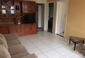 Casa Familiar em Campinas com 2 Quartos, 1 banheiro, 1 vaga para carro has Smoking rooms