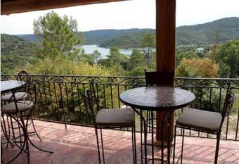 Les G  tes du Lac has Balcony rooms