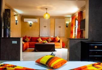 Ushuaia La Villa - Centre Marrakech has Balcony rooms