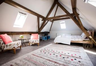 Aan de Dieze allows 18 year olds to book a room