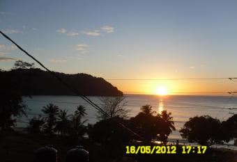 Las Cuevas Beach Lodge allows 18 year olds to book a room