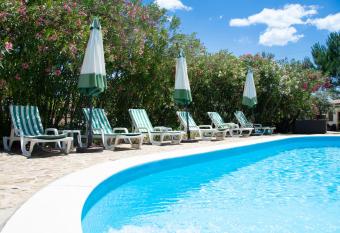 Casa do Vale allows 18 year olds to book a room