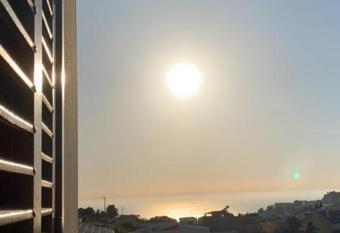 villa giulia allows 18 year olds to book a room