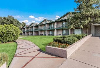 Quality Inn has Balcony rooms
