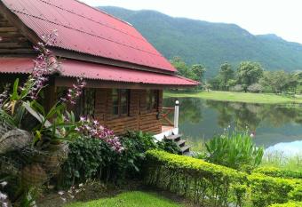 River Kwai Park & Resort has Balcony rooms