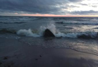 Ramus poilsis Karkl  je allows 18 year olds to book a room