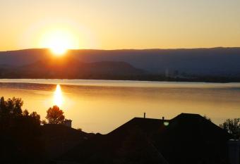 Casa Grande Lakeview House has Balcony rooms