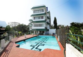 Sunrise Hill Resort has Smoking rooms