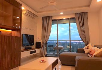 Johor Malaysia Teega Suites@ Puteri Harbour Condo 4607 Persiaran Lasamana , Teega Suites has rooms with a private hot tub