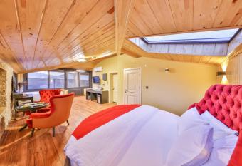 A  va Mints Hotel Adult Only allows 18 year olds to book a room