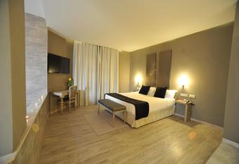 Hotel Luve allows 18 year olds to book a room