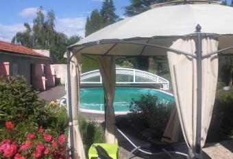 Le Clos Sainte Lea allows 18 year olds to book a room