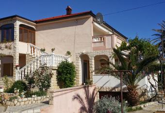 Apartman Andrea has Balcony rooms