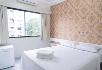 Foz Express Hotel Centro allows 18 year olds to book a room