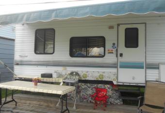 camping en ville camping in town allows 18 year olds to book a room