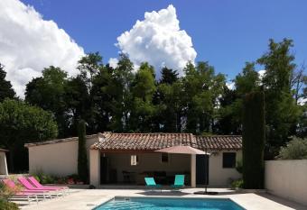 La Goutadou allows 18 year olds to book a room