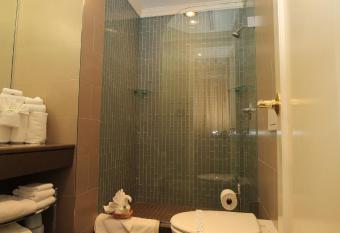 Radio City Apartments allows 18 year olds to book a room