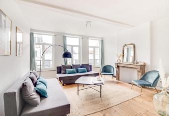 NOCNOC - Le Magnifique allows 18 year olds to book a room