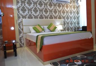 Hotel Biswanath has Smoking rooms