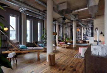 me and all hotel Mainz, part of JdV by Hyatt allows 18 year olds to book a room