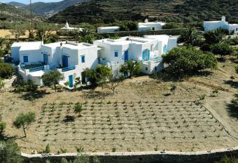 Smaragda Rooms & Studios has Balcony rooms