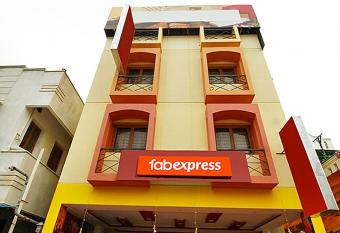 FabExpress Apple Grand Gandhipuram allows 18 year olds to book a room
