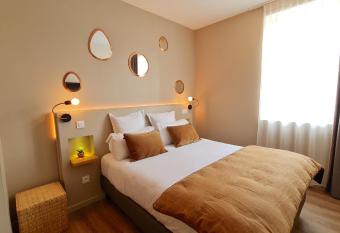 H  tel Le C - Boutique H  tel allows 18 year olds to book a room